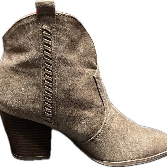 Cupid Women's Suede Ankle Boots - Taupe - 8.5 - Picture 5 of 8